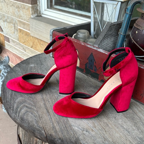 Metaphore Red Velvet Ankle Strap Chunky Heels - Picture 3 of 7